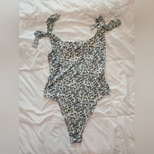 SHEIN Blue Floral Fabric